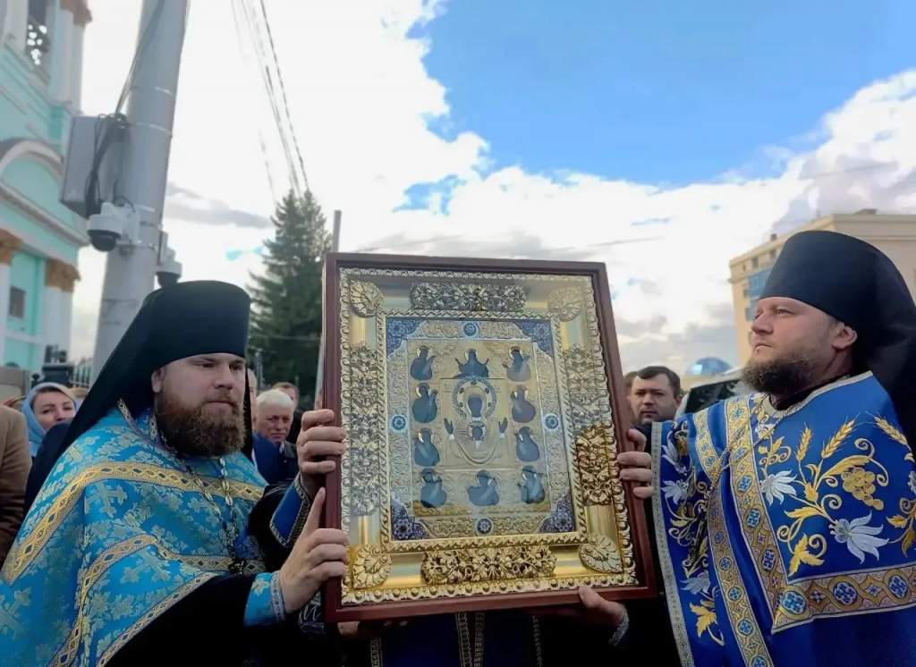 Курскую Коренную икону Божией Матери «Знамение» встретили в Курске