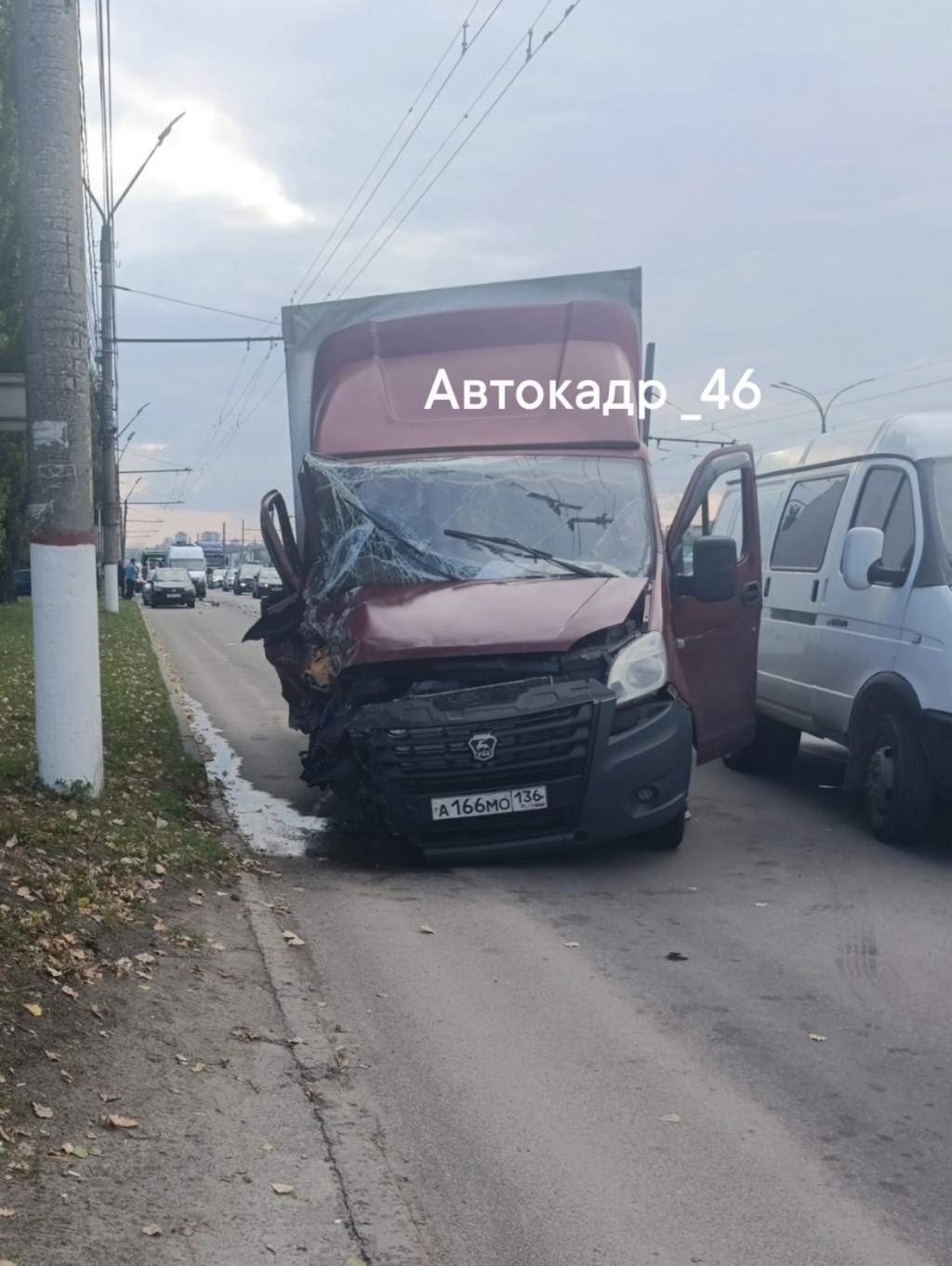 В Курске в очереди на заправку случилось массовое ДТП из 10 машин