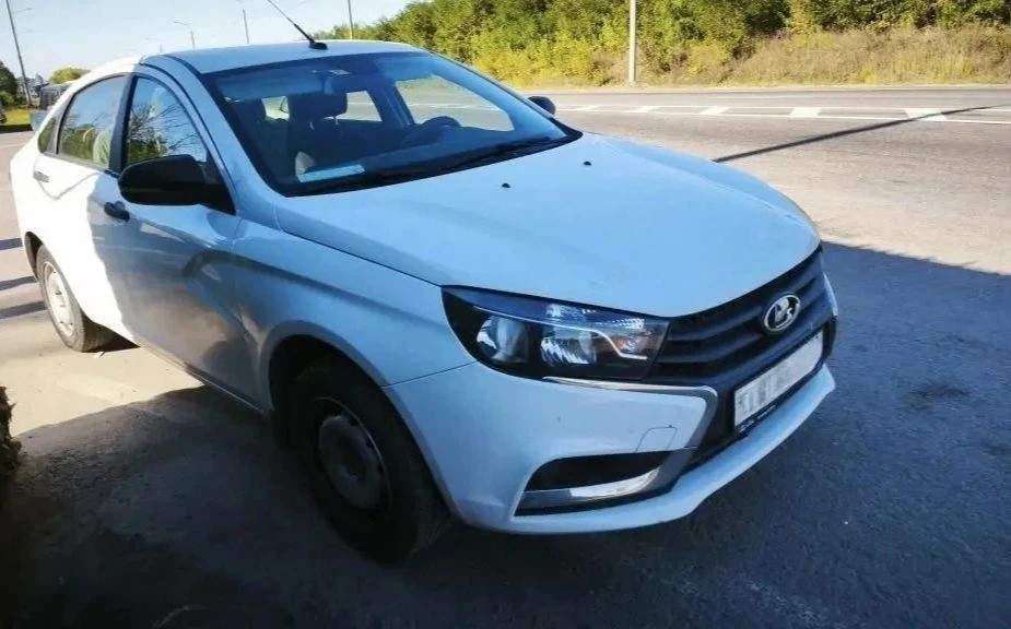 В Курске арестовали автомобиль должника, накопившего 55 штрафов