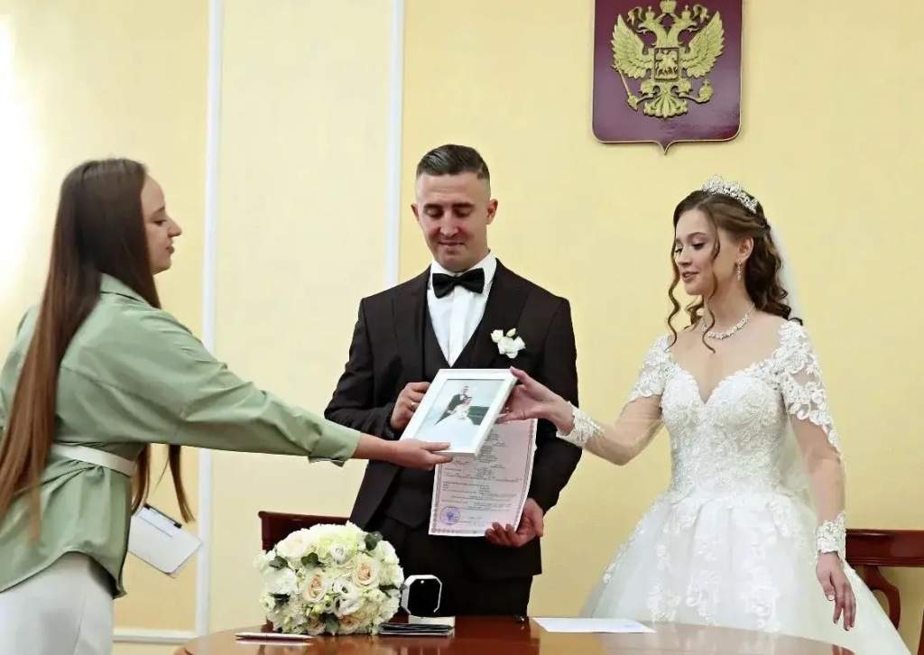 В Сеймском отделе ЗАГС Курска зарегистрировали тысячный брак
