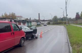 Утром в центре Курска в лобовом ДТП ранен 17-летний парень