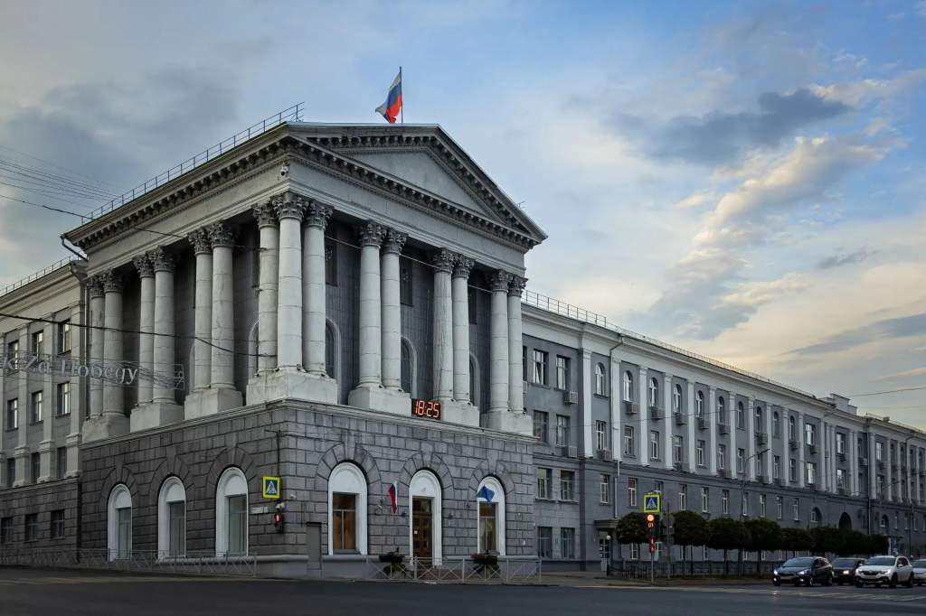 Мэр Курска назвал сроки возвращения горячей воды и ликвидации разрытий