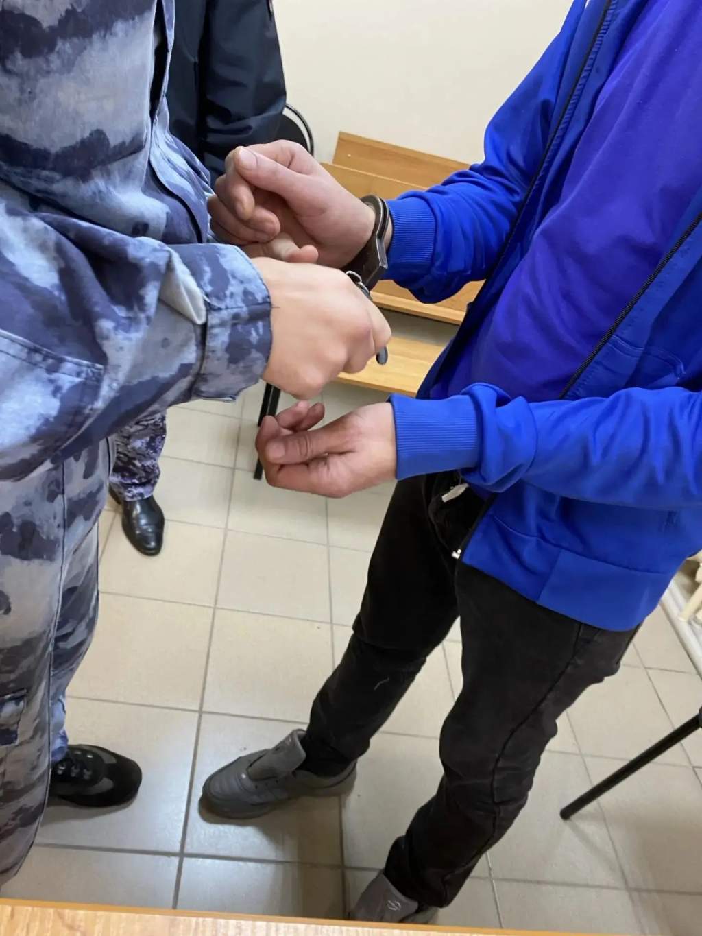 В Курчатове арестован мужчина, забивший до смерти отца своего друга