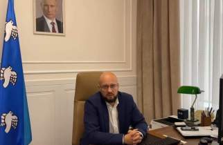 В Курске устранят провал асфальта у администрации области
