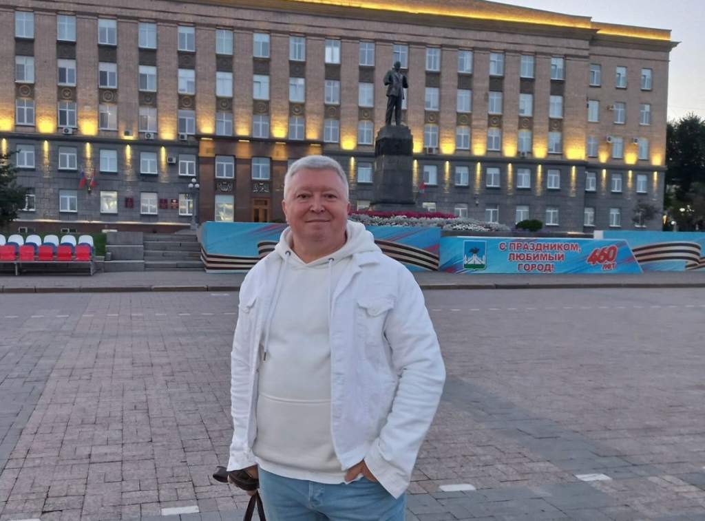 Слатинов проанализировал интерес силовиков к экс-мэрам Курска и Липецка