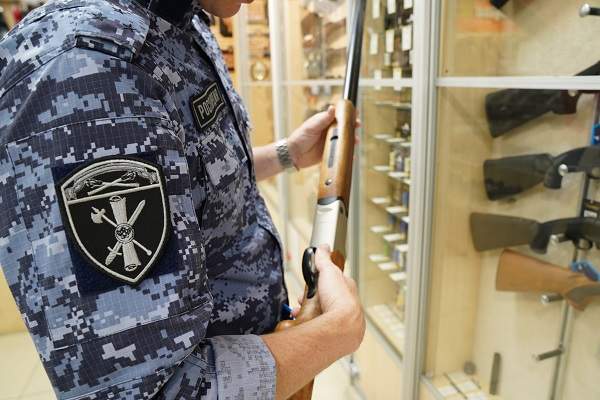 В Курской области за неделю проверили 76 владельцев оружия