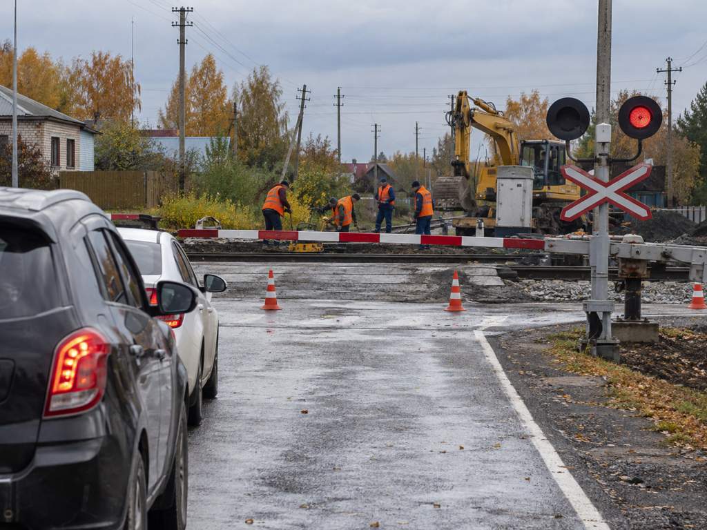 В Понырях Курской области на 8 часов закрыли железнодорожный переезд