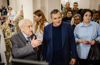 В Курске открылась выставка картин 100-летнего ветерана Игоря Антипенко