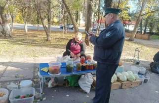 В Курске выявили нарушения при уличной торговле продуктами