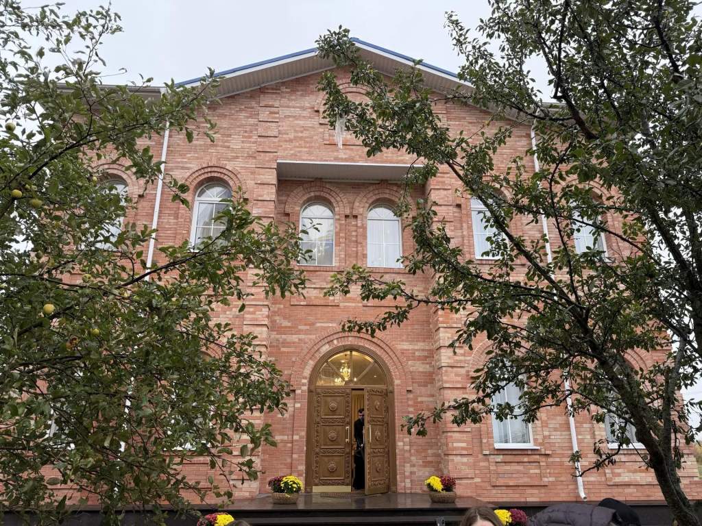 В Курской области открыли «Дом добра» с воскресной школой и трапезной