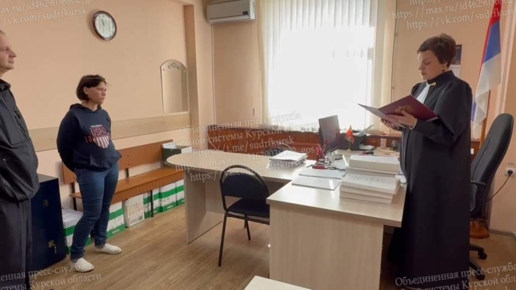 В Курске пьяная женщина ударила девочку по лицу на остановке