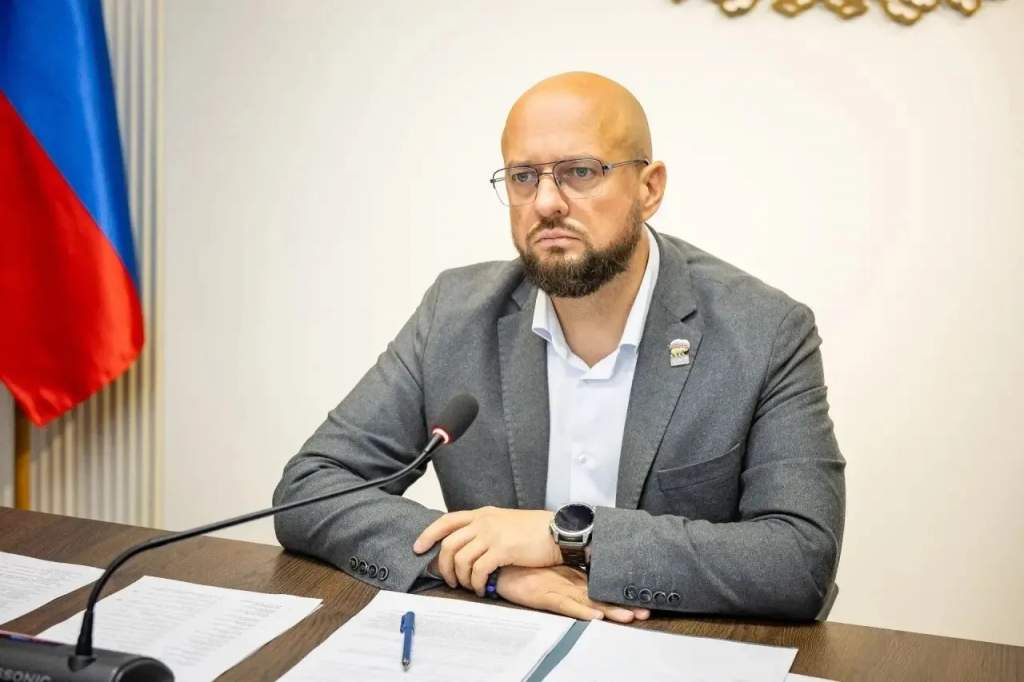 Мэр Маслов пригласил курян на очередной субботник
