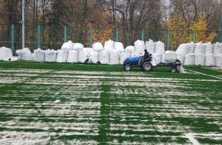 В Курске на Боевке заменили покрытие футбольного поля