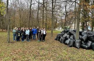 В курском парке Героев Гражданской войны собрали 180 мешков мусора