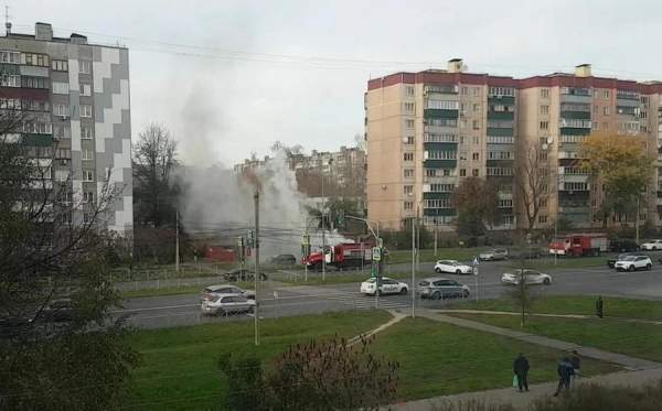 В Курске на улице Студенческой загорелась «Волга»