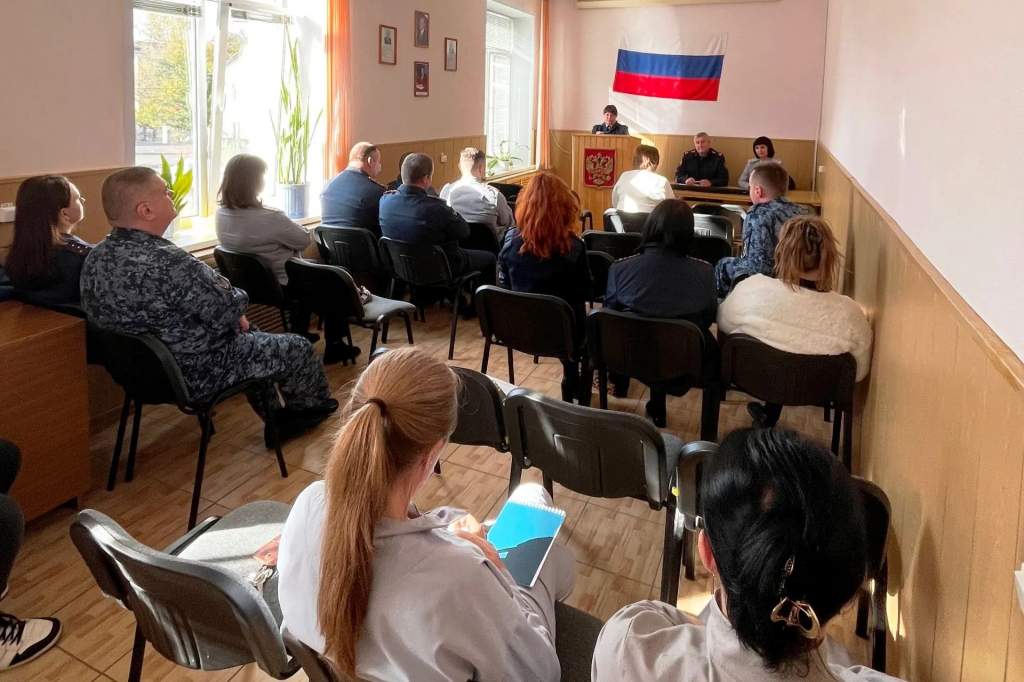 Курским медикам УИС напомнили о бдительности в борьбе с экстремизмом